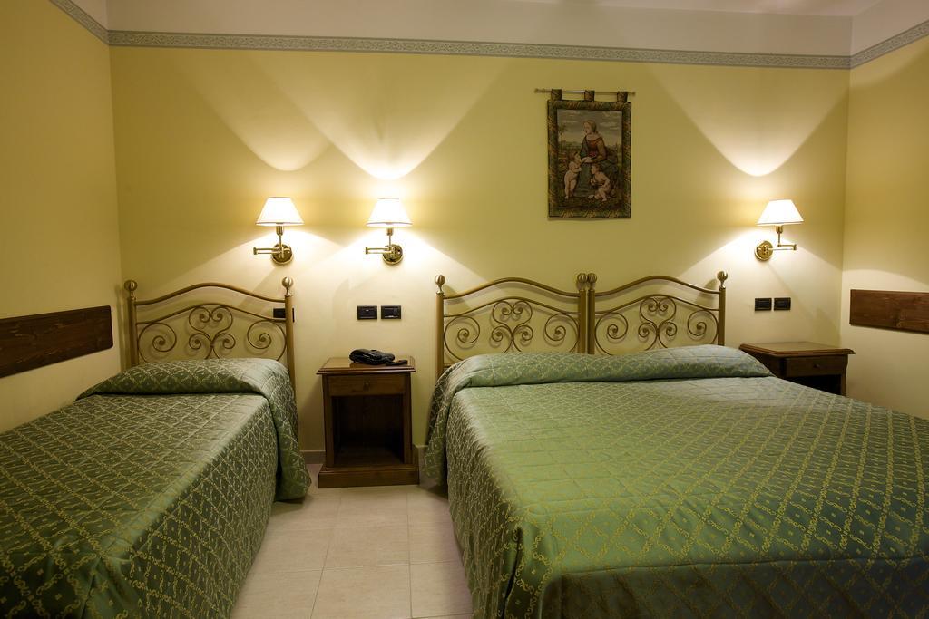 Campiglione Hotel Асизи Стая снимка