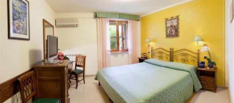 Campiglione Hotel Асизи Екстериор снимка